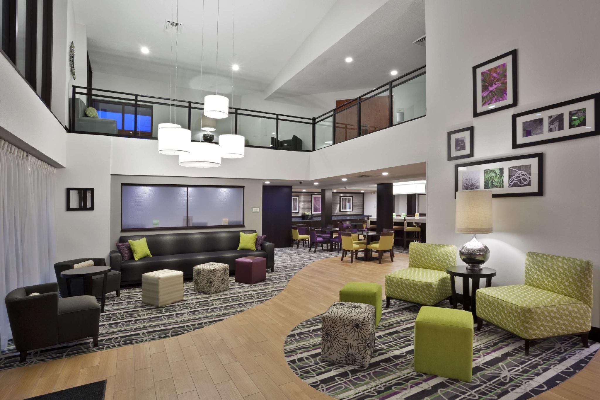 La Quinta Inn & Suites By Wyndham Detroit Metro Airport Romulus Zewnętrze zdjęcie